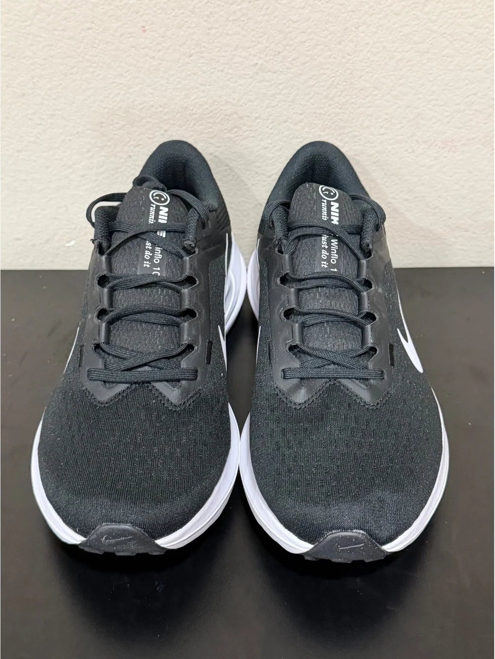 Size 7.5 - Nike Winflo 10 “Black White”